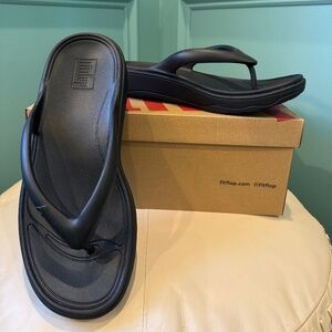 FitFlop Relief Recovery Sandals US size 10 BLACK